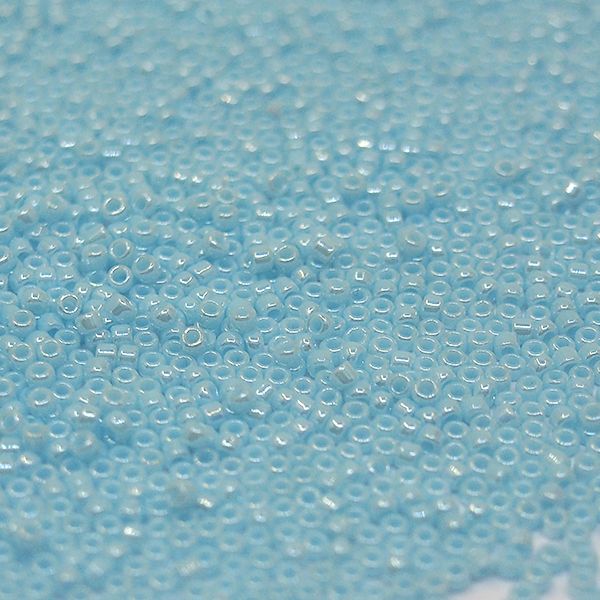 Бисер круглый 11/0 #0124 Непрозрачный глянцевый, нежно-голубой